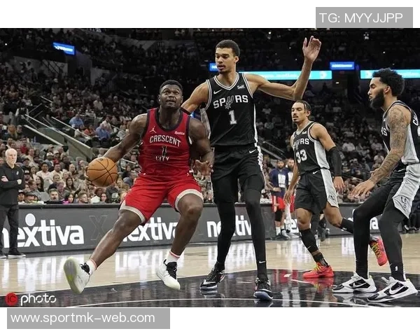 锡安表现稳定16投8中罚球命中率高达90贡献25分7篮板4助攻 锡安表现稳定16投8中罚球命中率高达90贡献25分7篮板4助攻