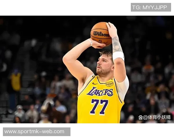 东契奇谈黄蜂之战表现起伏三球配合助攻制造投篮空间 东契奇谈黄蜂之战表现起伏三球配合助攻制造投篮空间