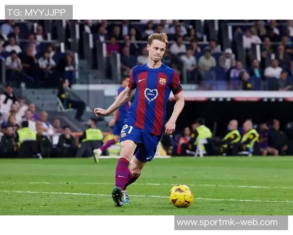 巴萨官方确认费尔明德容获医疗许可将随队出征贝蒂斯